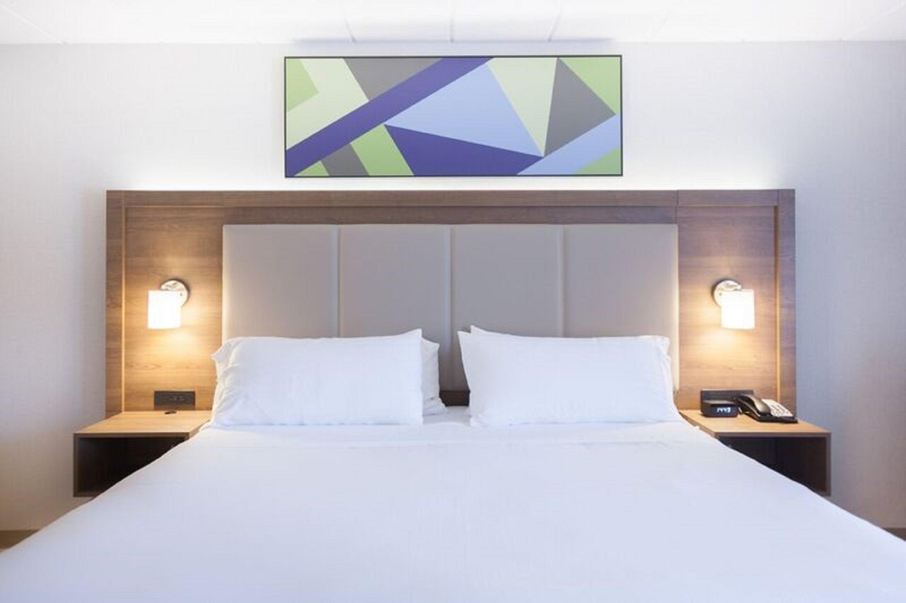 Express & By Ihg Hotel 3*