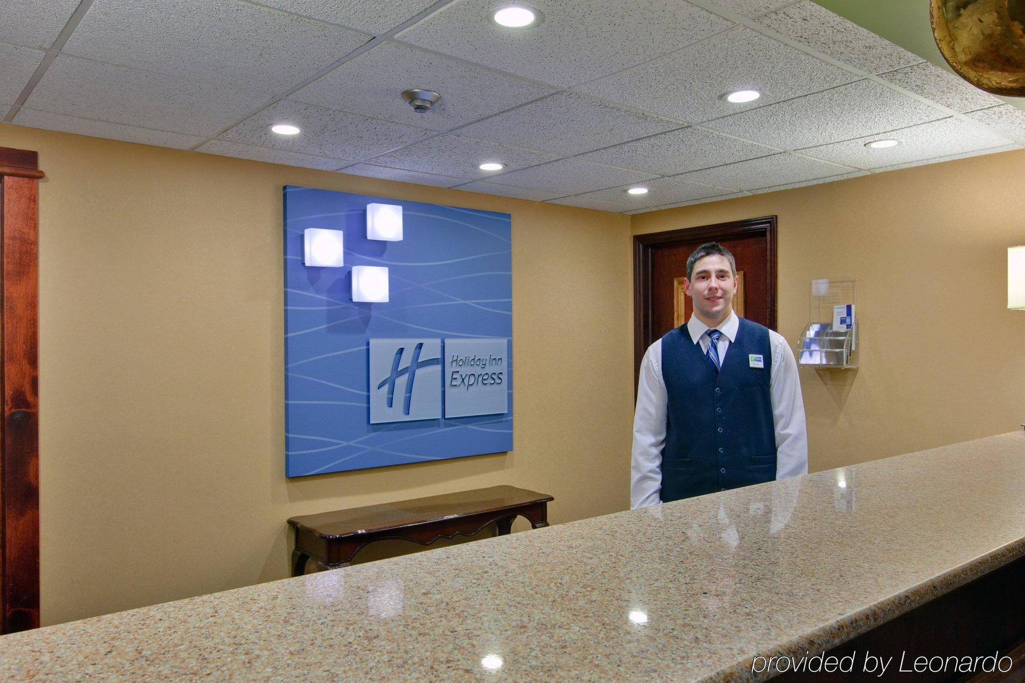 Express & By Ihg Hotel 3*