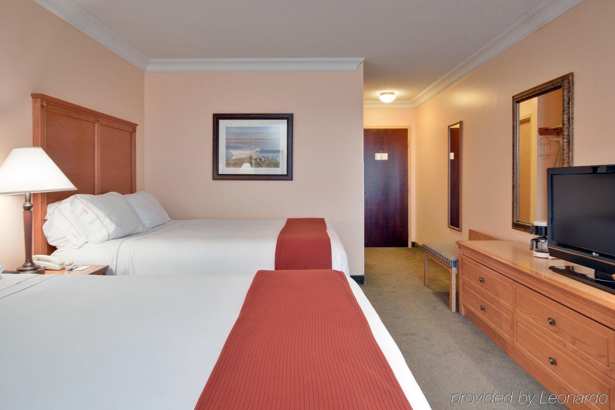 Express & By Ihg 3*