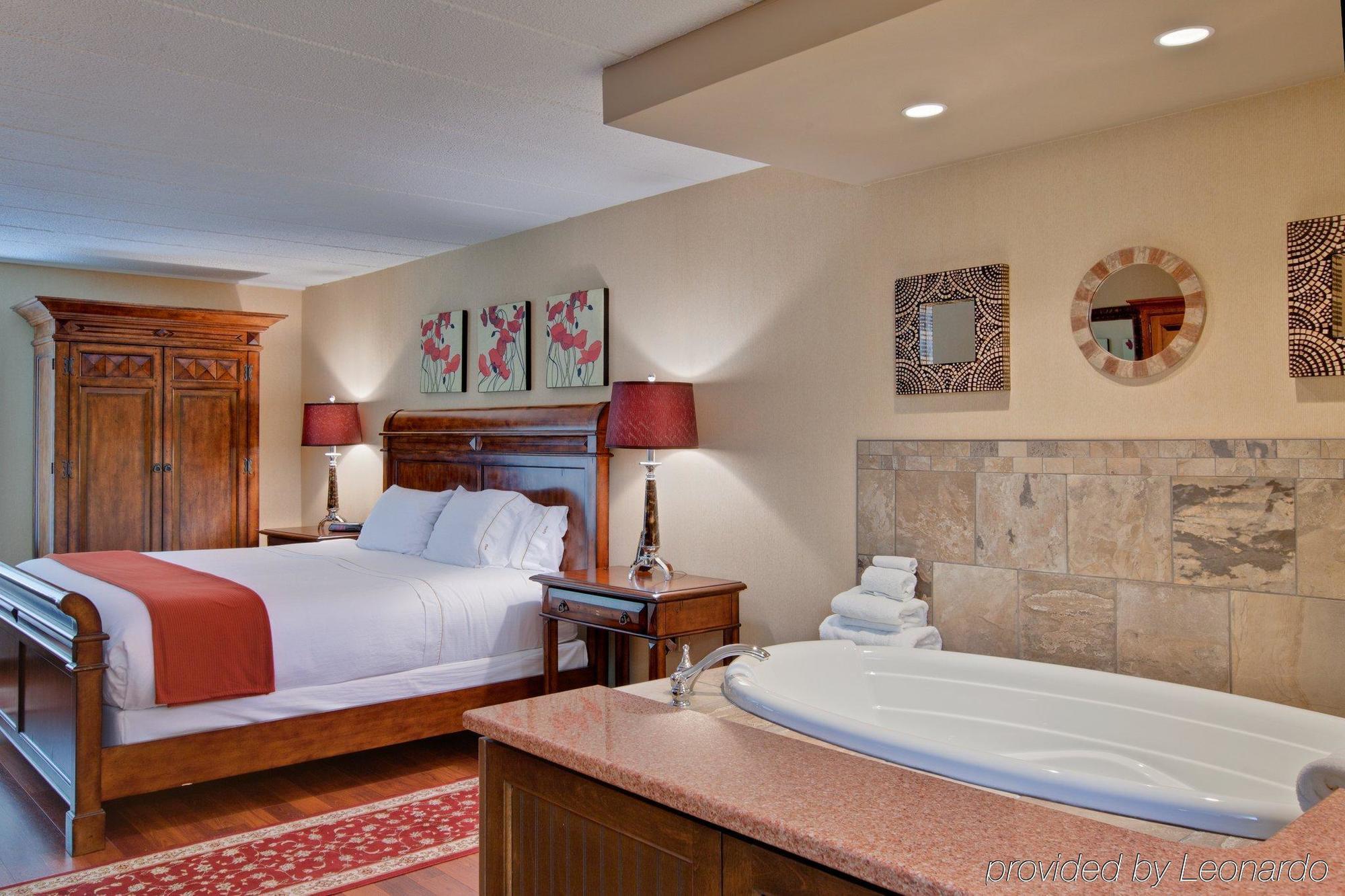 Express & By Ihg Hotel 3*